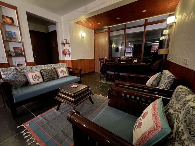 The living room at Guldaar Basera